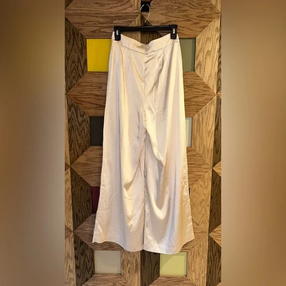 NWT Express Women’s Satin Pants Beige Super High Waisted Wide Leg Trousers Sz 2 - Picture 5 of 14